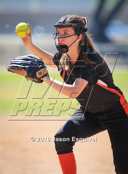 Thumbnail 3 in Troy vs. Samueli Academy photogallery.