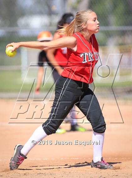 Thumbnail 3 in Troy vs. Samueli Academy photogallery.