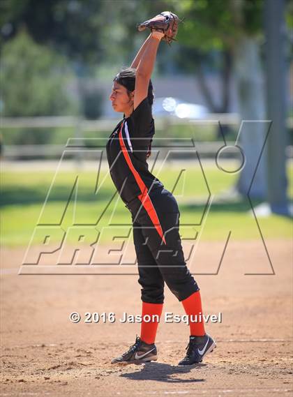 Thumbnail 1 in Troy vs. Samueli Academy photogallery.