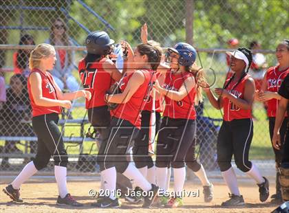Thumbnail 2 in Troy vs. Samueli Academy photogallery.