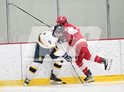 Thumbnail 3 in Greenwich vs. Simsbury (CIAC DI Quarterfinal) photogallery.
