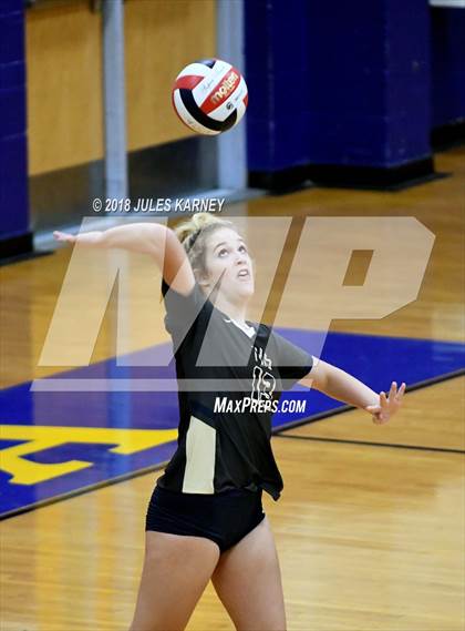 Thumbnail 3 in Foothill vs Sierra Vista photogallery.