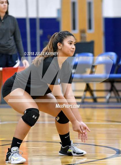 Thumbnail 2 in Foothill vs Sierra Vista photogallery.