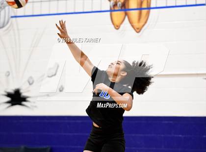 Thumbnail 1 in Foothill vs Sierra Vista photogallery.
