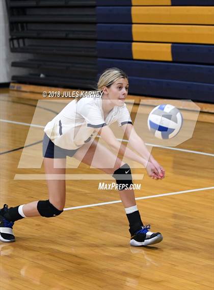 Thumbnail 3 in Foothill vs Sierra Vista photogallery.