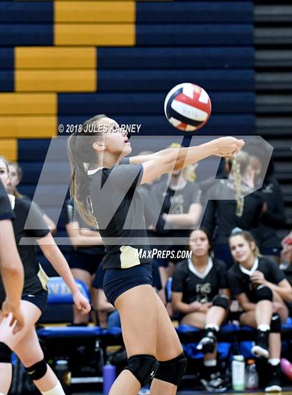 Thumbnail 3 in Foothill vs Sierra Vista photogallery.