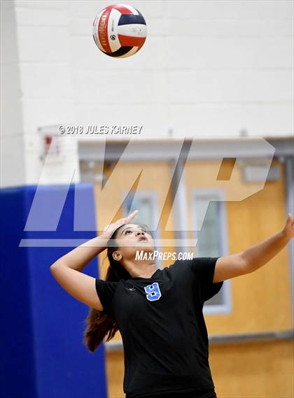 Thumbnail 2 in Foothill vs Sierra Vista photogallery.