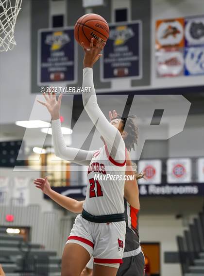Thumbnail 1 in Columbus East vs. Bolingbrook (Sneakers for Santa Shootout) photogallery.