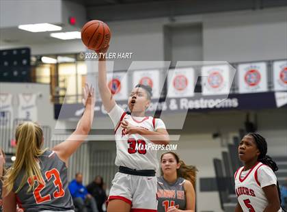 Thumbnail 2 in Columbus East vs. Bolingbrook (Sneakers for Santa Shootout) photogallery.