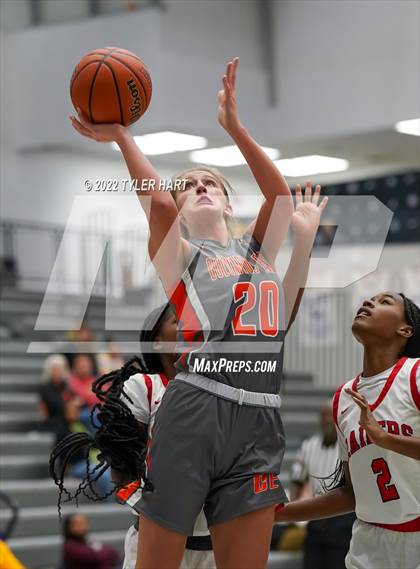 Thumbnail 2 in Columbus East vs. Bolingbrook (Sneakers for Santa Shootout) photogallery.