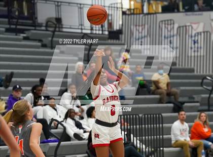 Thumbnail 2 in Columbus East vs. Bolingbrook (Sneakers for Santa Shootout) photogallery.
