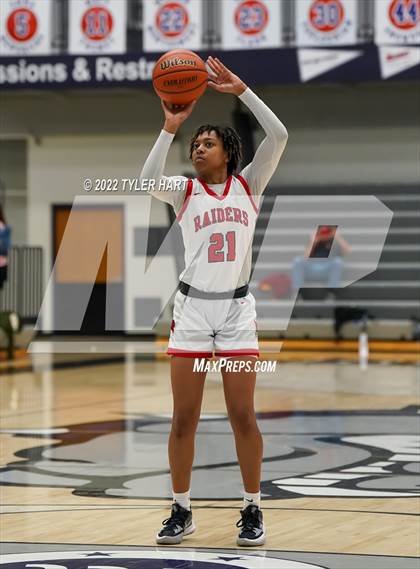 Thumbnail 2 in Columbus East vs. Bolingbrook (Sneakers for Santa Shootout) photogallery.