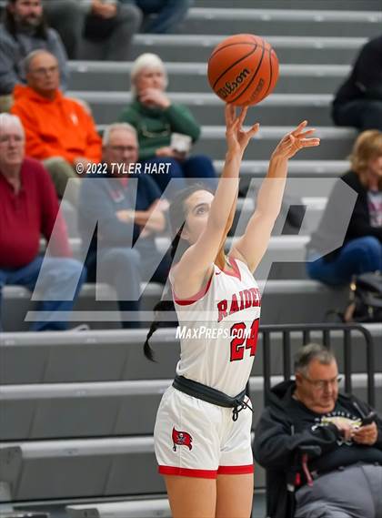 Thumbnail 2 in Columbus East vs. Bolingbrook (Sneakers for Santa Shootout) photogallery.