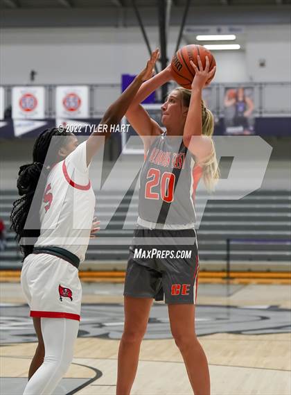 Thumbnail 2 in Columbus East vs. Bolingbrook (Sneakers for Santa Shootout) photogallery.