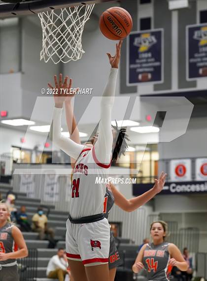 Thumbnail 2 in Columbus East vs. Bolingbrook (Sneakers for Santa Shootout) photogallery.