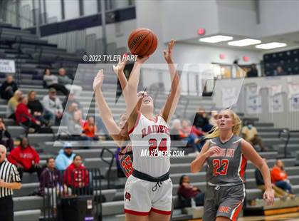 Thumbnail 2 in Columbus East vs. Bolingbrook (Sneakers for Santa Shootout) photogallery.