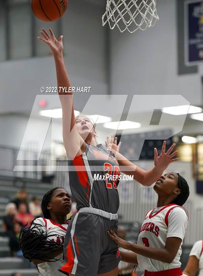Thumbnail 1 in Columbus East vs. Bolingbrook (Sneakers for Santa Shootout) photogallery.