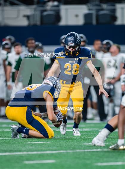 Thumbnail 3 in Lake Ridge vs. Highland Park (UIL 5A DI Quarterfinal Playoff) photogallery.