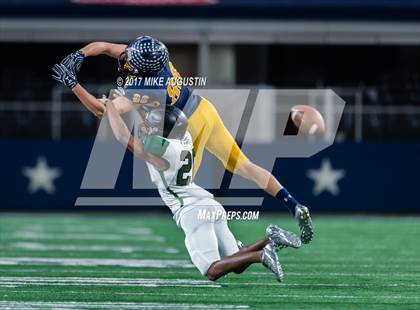 Thumbnail 2 in Lake Ridge vs. Highland Park (UIL 5A DI Quarterfinal Playoff) photogallery.