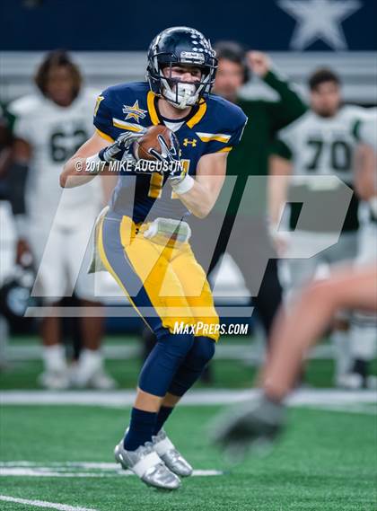 Thumbnail 3 in Lake Ridge vs. Highland Park (UIL 5A DI Quarterfinal Playoff) photogallery.