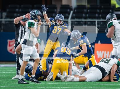 Thumbnail 1 in Lake Ridge vs. Highland Park (UIL 5A DI Quarterfinal Playoff) photogallery.