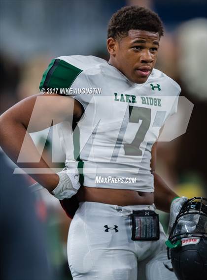 Thumbnail 1 in Lake Ridge vs. Highland Park (UIL 5A DI Quarterfinal Playoff) photogallery.