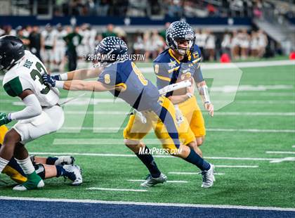 Thumbnail 1 in Lake Ridge vs. Highland Park (UIL 5A DI Quarterfinal Playoff) photogallery.