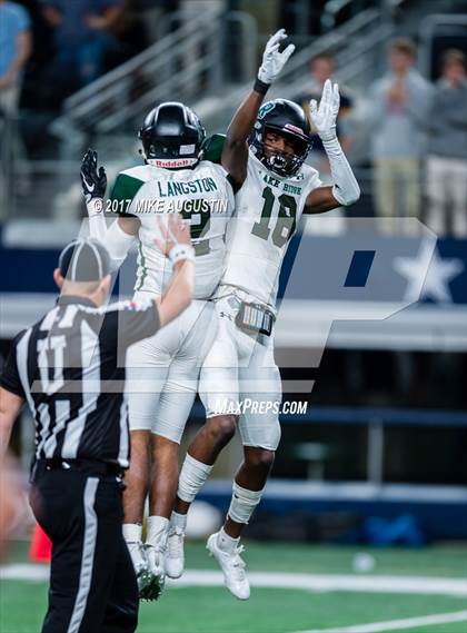 Thumbnail 1 in Lake Ridge vs. Highland Park (UIL 5A DI Quarterfinal Playoff) photogallery.
