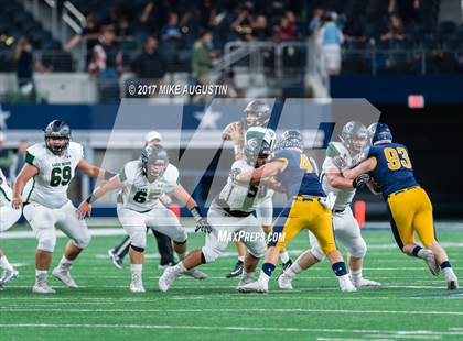 Thumbnail 1 in Lake Ridge vs. Highland Park (UIL 5A DI Quarterfinal Playoff) photogallery.