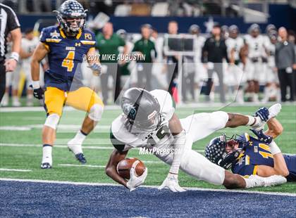 Thumbnail 1 in Lake Ridge vs. Highland Park (UIL 5A DI Quarterfinal Playoff) photogallery.