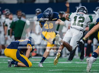Thumbnail 1 in Lake Ridge vs. Highland Park (UIL 5A DI Quarterfinal Playoff) photogallery.