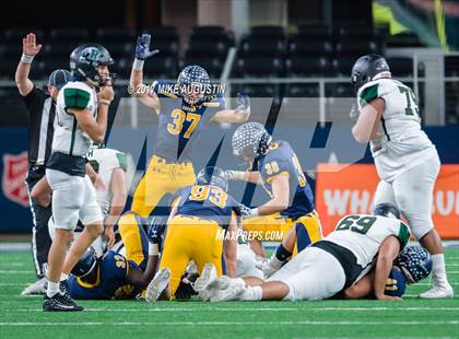 Thumbnail 3 in Lake Ridge vs. Highland Park (UIL 5A DI Quarterfinal Playoff) photogallery.