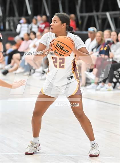 Thumbnail 1 in Phoenix Country Day vs. Windsor (Section 7) photogallery.