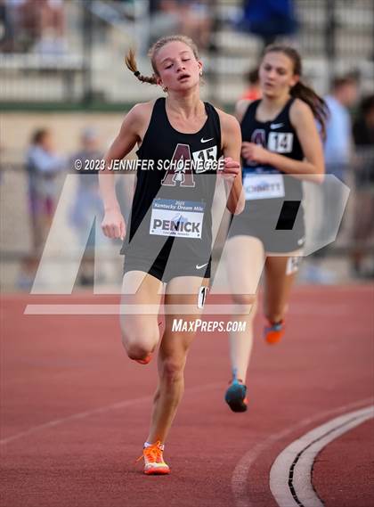 Thumbnail 2 in Kentucky Dream Mile photogallery.