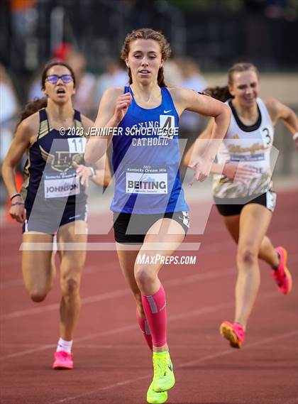 Thumbnail 2 in Kentucky Dream Mile photogallery.
