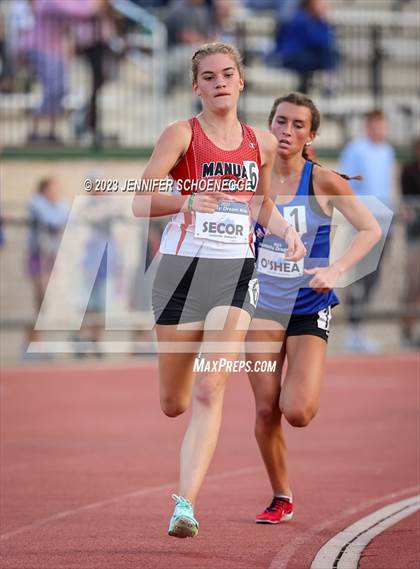 Thumbnail 2 in Kentucky Dream Mile photogallery.