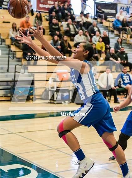 Thumbnail 3 in Aptos vs. South San Francisco (CIF-CCS-Division III Girls Championship) photogallery.