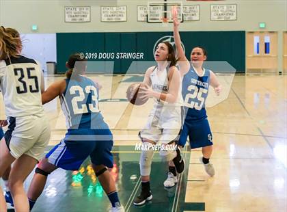 Thumbnail 2 in Aptos vs. South San Francisco (CIF-CCS-Division III Girls Championship) photogallery.