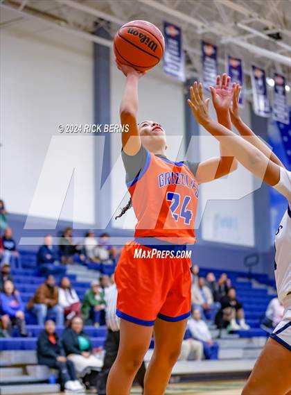 Thumbnail 3 in Grand Oaks vs College Park photogallery.