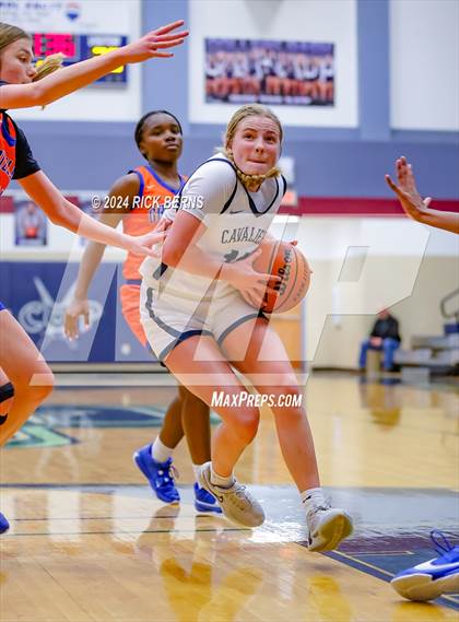 Thumbnail 3 in Grand Oaks vs College Park photogallery.