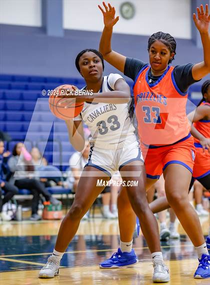 Thumbnail 2 in Grand Oaks vs College Park photogallery.
