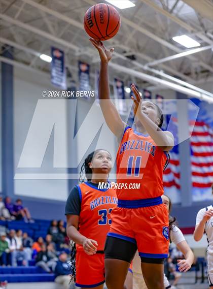 Thumbnail 1 in Grand Oaks vs College Park photogallery.