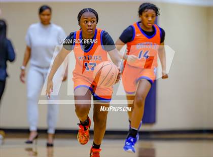 Thumbnail 3 in Grand Oaks vs College Park photogallery.