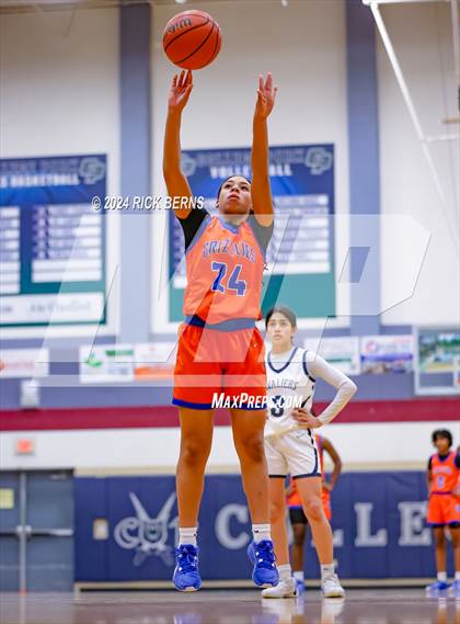 Thumbnail 1 in Grand Oaks vs College Park photogallery.