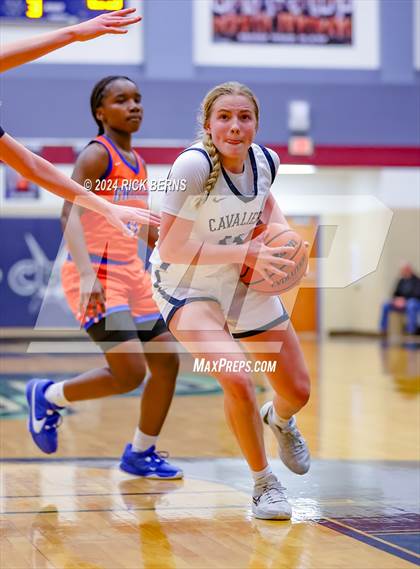 Thumbnail 2 in Grand Oaks vs College Park photogallery.