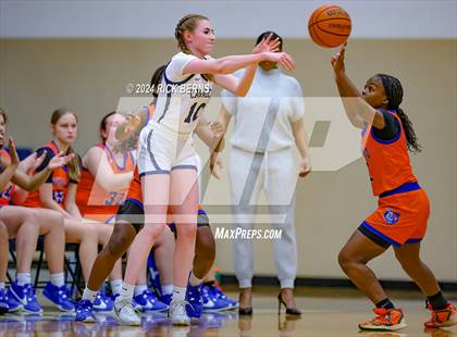 Thumbnail 2 in Grand Oaks vs College Park photogallery.