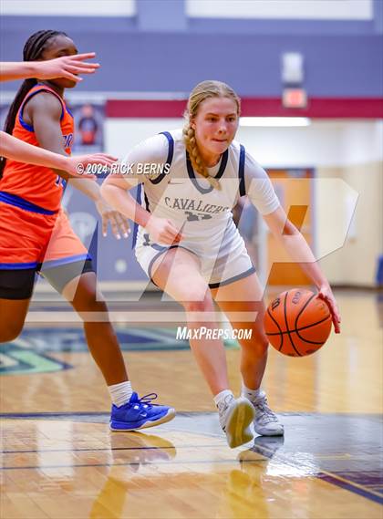 Thumbnail 1 in Grand Oaks vs College Park photogallery.
