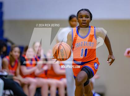 Thumbnail 3 in Grand Oaks vs College Park photogallery.