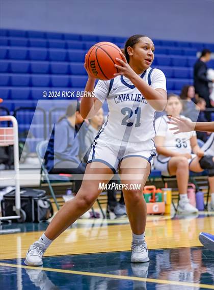 Thumbnail 2 in Grand Oaks vs College Park photogallery.