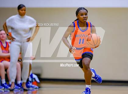 Thumbnail 3 in Grand Oaks vs College Park photogallery.